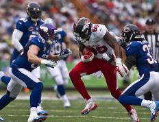 库里在法国队比赛中重返赛场，最后时刻胜出引发热议！热度持续攀升